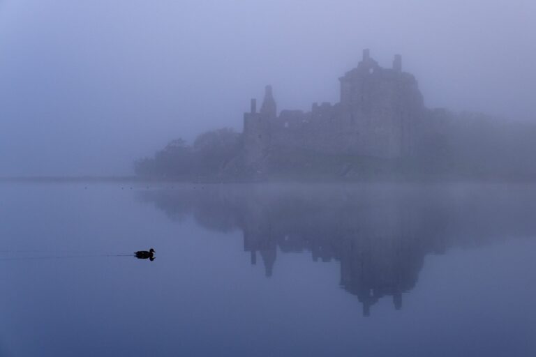Foggy Scotland Castles: Fairytale Rain Routes